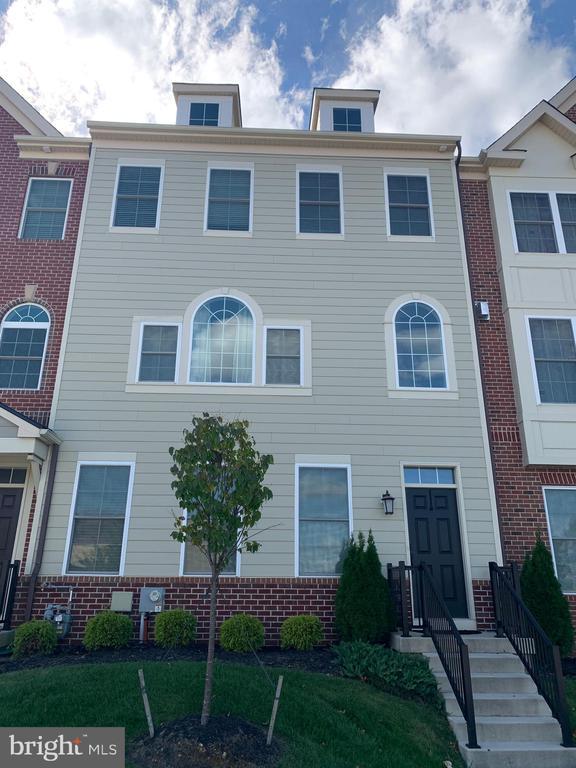 Building Photo - 102 Agnes Grace Ln