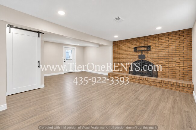 Building Photo - This property offers a NO DEPOSIT option available for qualified renters!
