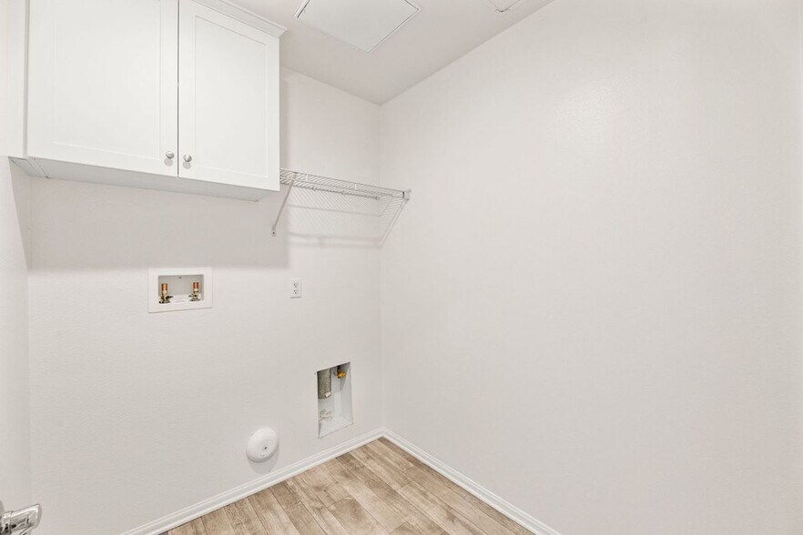 Building Photo - 28357 Cats Claw Dr