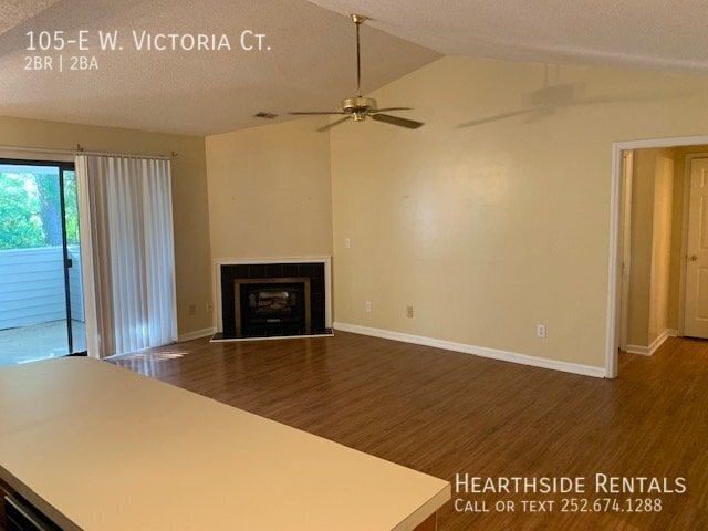 Building Photo - 105-E W Victoria Ct