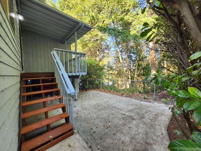 Building Photo - 13132 Lakeridge Cir NW