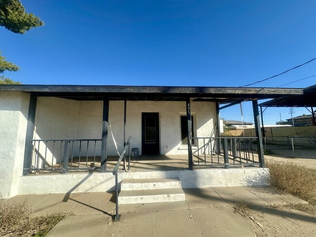 Building Photo - 495 N Phoenix St