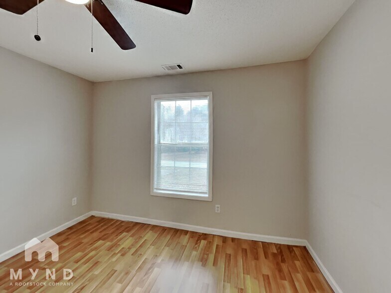 Building Photo - 540 Washington Dr