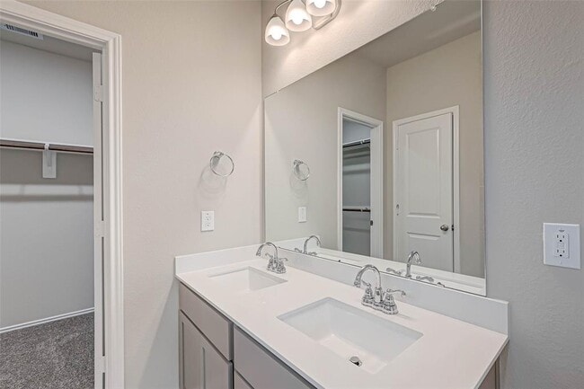 Building Photo - 8910 Oak Ivy Ln