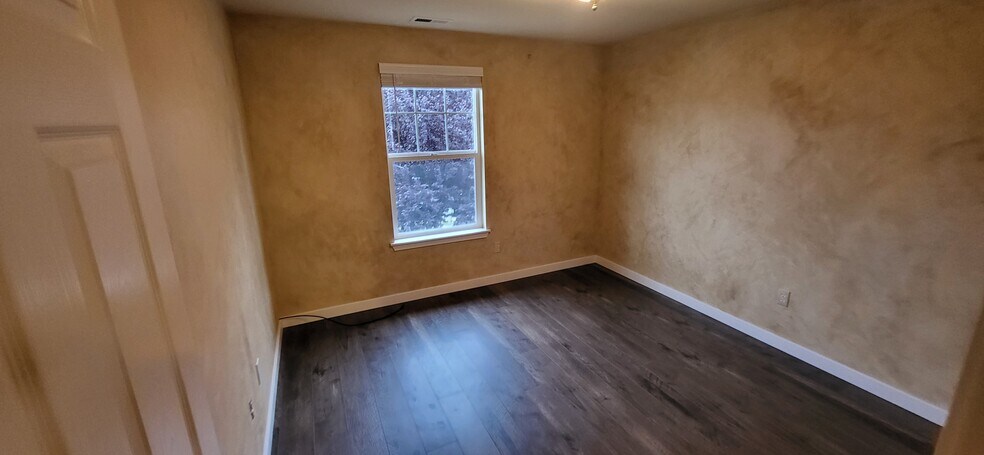 Third Upstairs Bedroom - 806 29th Ave SE