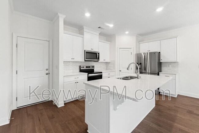 Building Photo - 738 Woodvine Dr