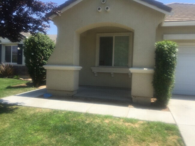 Building Photo - 3962 Blackberry Ave