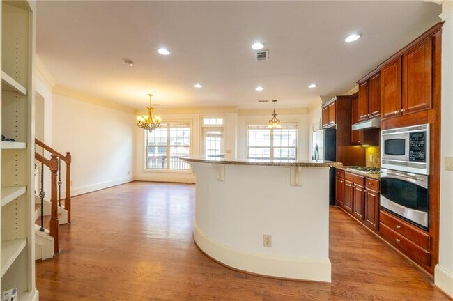 Building Photo - 2771 Durham Dr NE