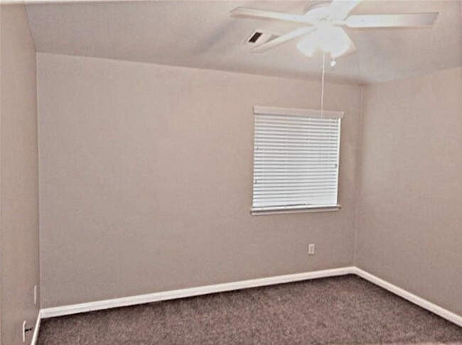 Building Photo - 18042 Platinum Springs Dr