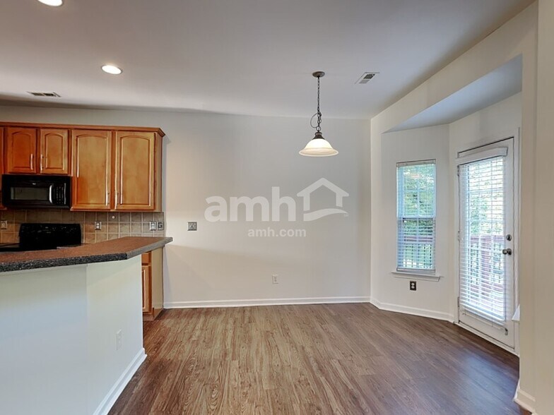 Building Photo - 2800 Meherrin Ct