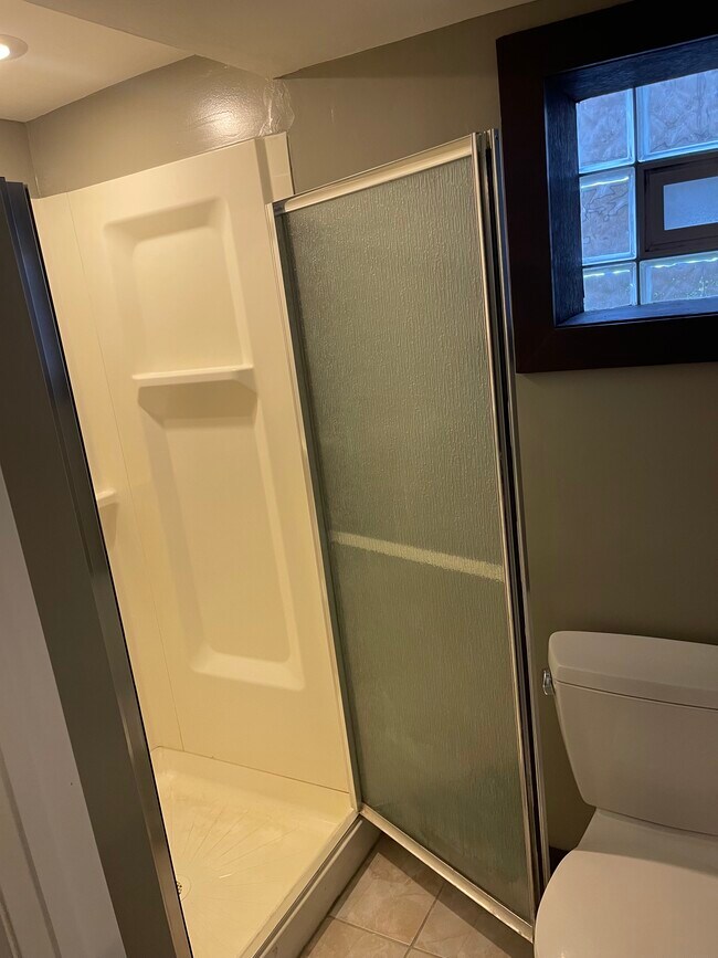 Building Photo - 1428 Fowler Ave