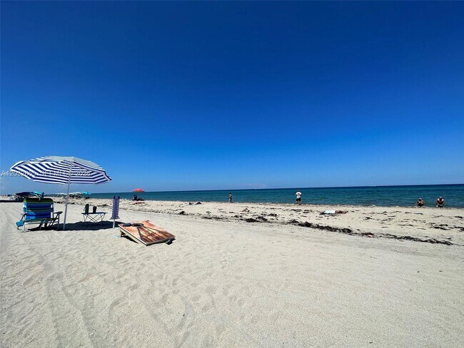 Building Photo - 3001 S Ocean Dr