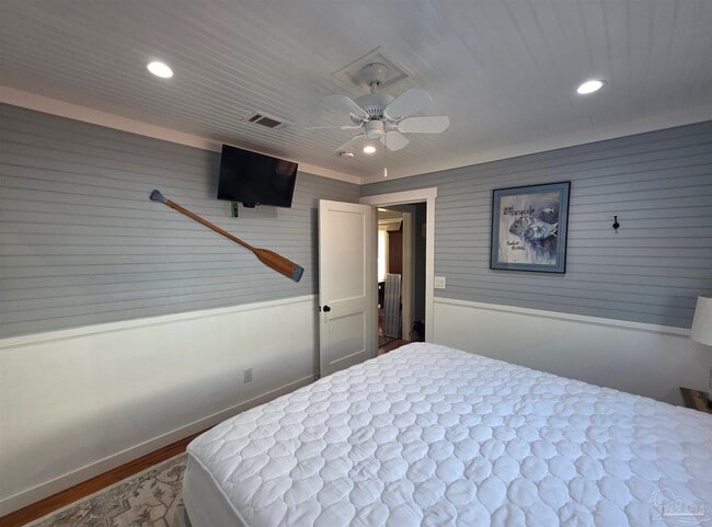 Building Photo - 430 S 1st St