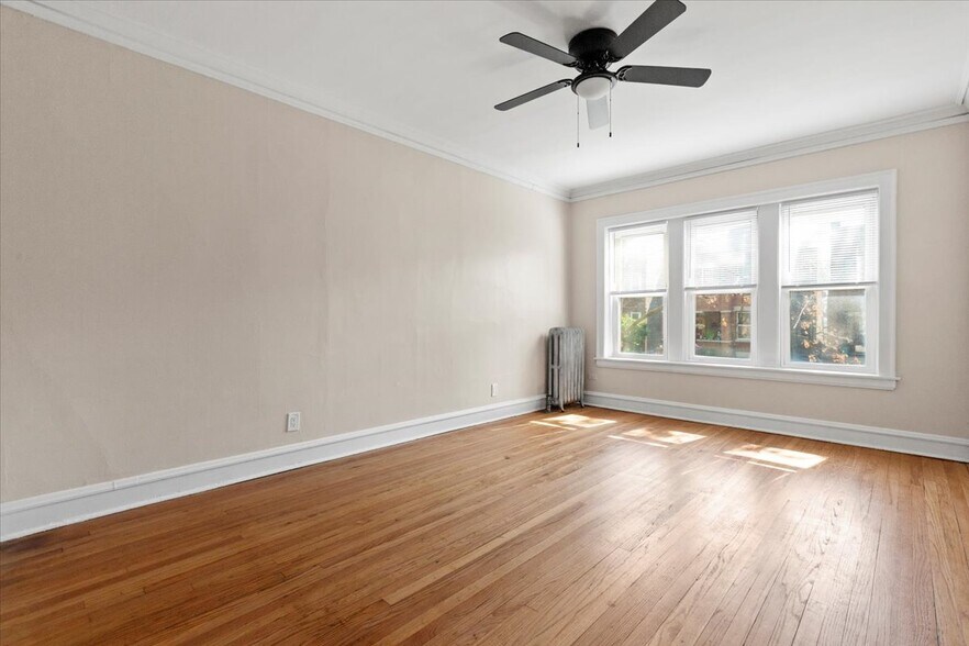 Building Photo - 4105 N Spaulding Ave