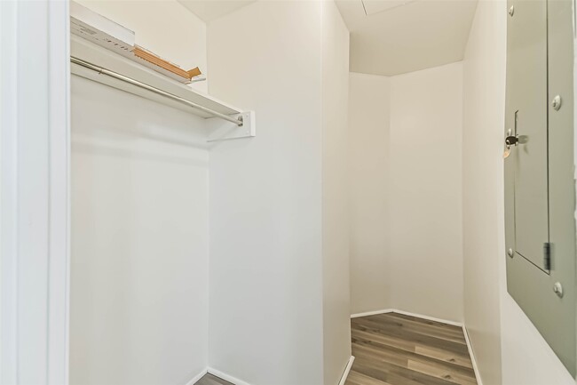 Building Photo - 14 Greenway Plz