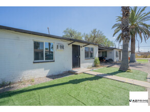 Building Photo - Presenting this Delightful 1/1 Tucson Casi...