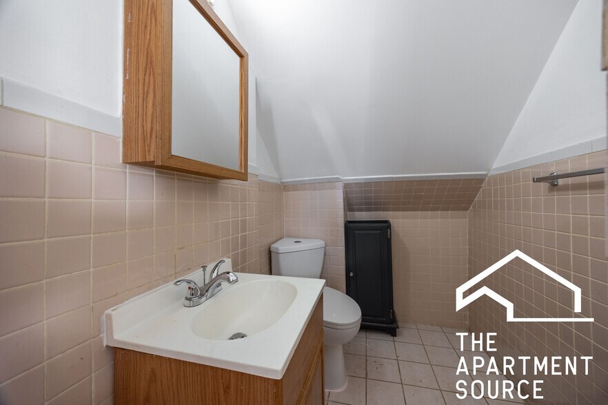 Building Photo - 2655 W Homer St