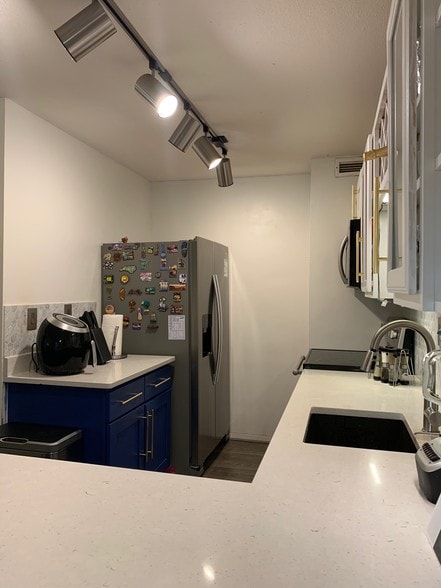 Kitchen - 19 1st St S