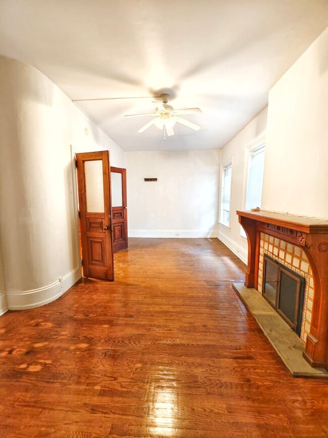 Building Photo - 413 N 33rd St