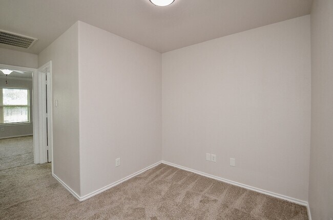 Building Photo - 6458 Calgary Woods Ln
