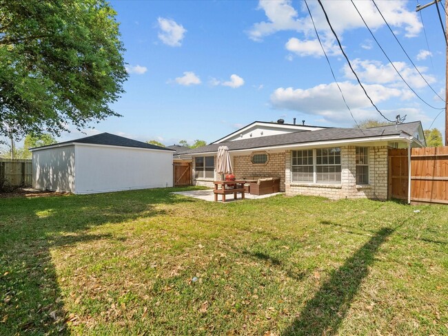 Building Photo - 11322 Sagewillow Ln