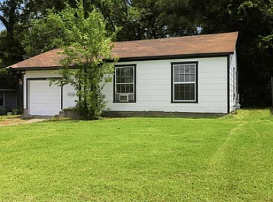 Building Photo - 607 S Austin St