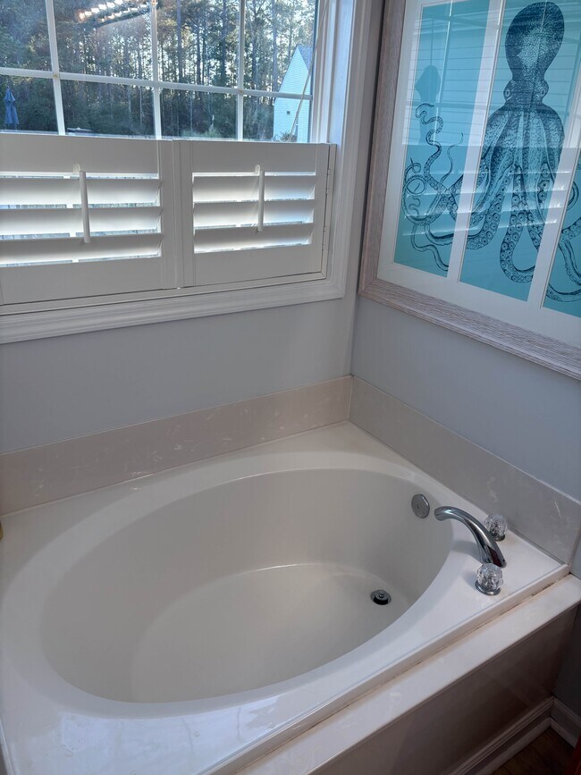 Building Photo - 4717 Farm Lake Dr