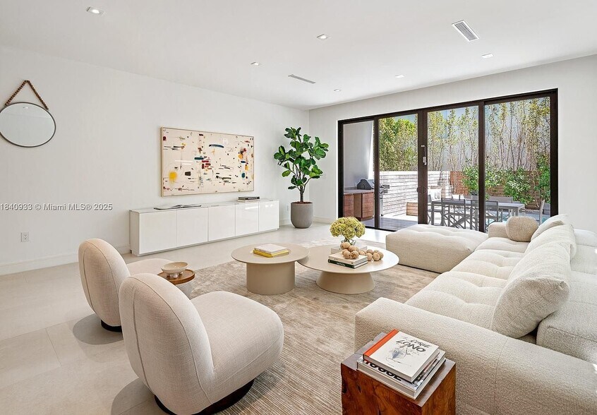 Building Photo - 2984 Coconut Ave