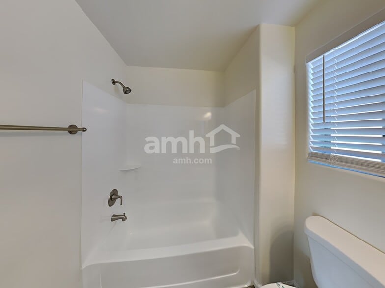 Building Photo - 3910 E Hematite Ln