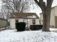 Building Photo - Lovely 2 Bedroom 1 Bathroom now available for rent