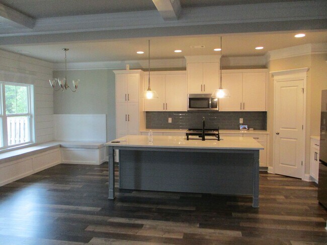 Building Photo - Beautiful Columbia County Home