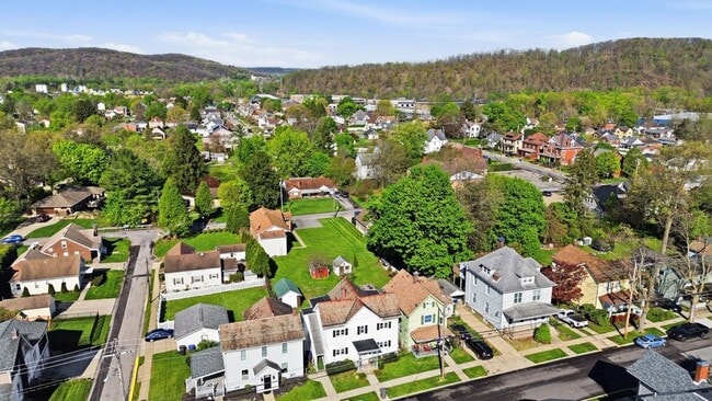 Building Photo - 125 S Clay St