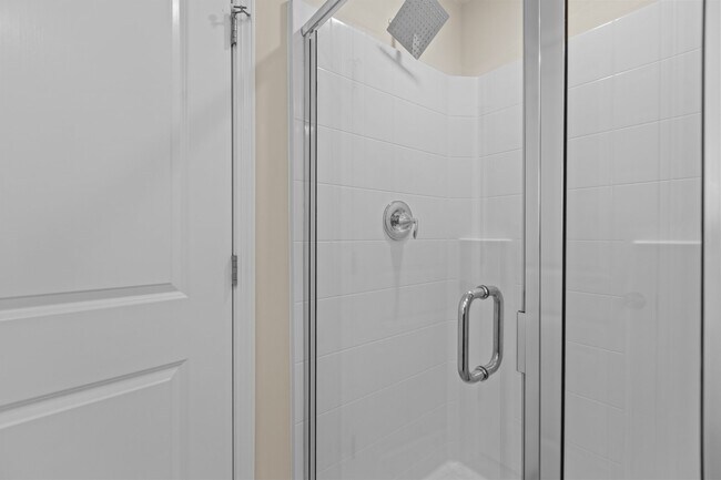 Building Photo - 624 Hiddenbrook Dr