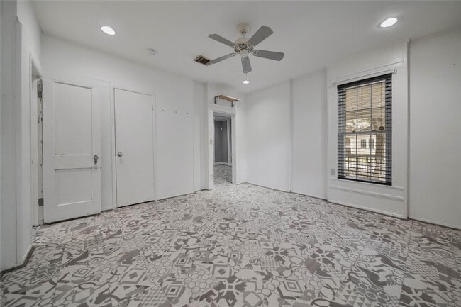 Building Photo - 606 Granberry St