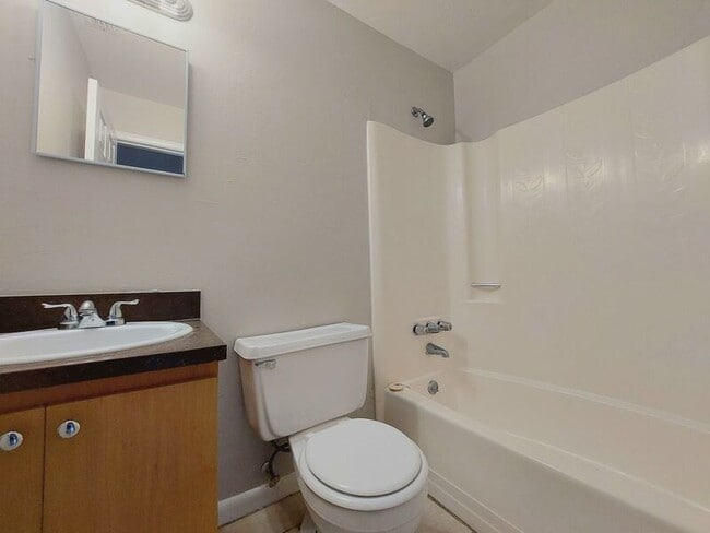 Building Photo - 124 Rebecca Ln