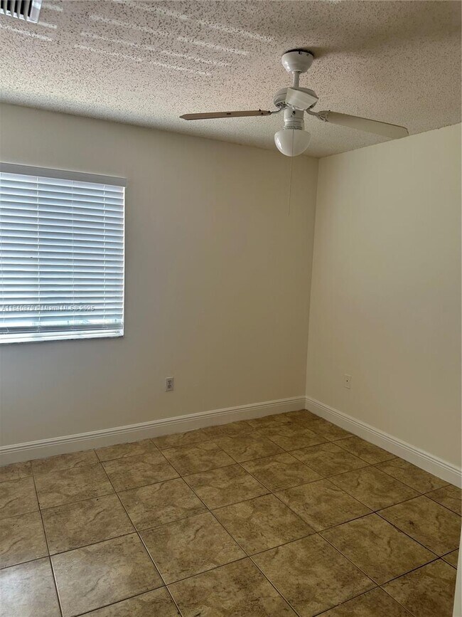 Building Photo - 16771 NW 74th Ct
