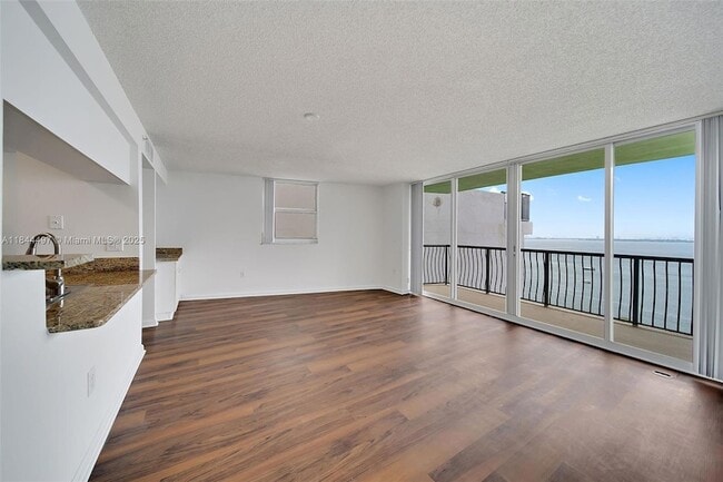 Building Photo - 1756 N Bayshore Dr