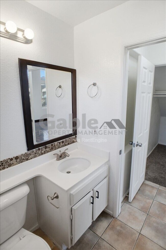Building Photo - 28075 Daydream Way