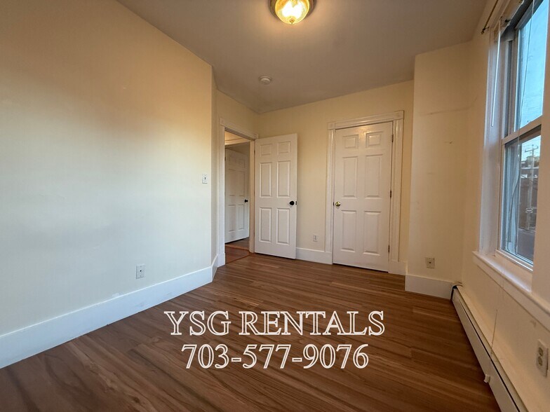 Building Photo - 38 Calumet St