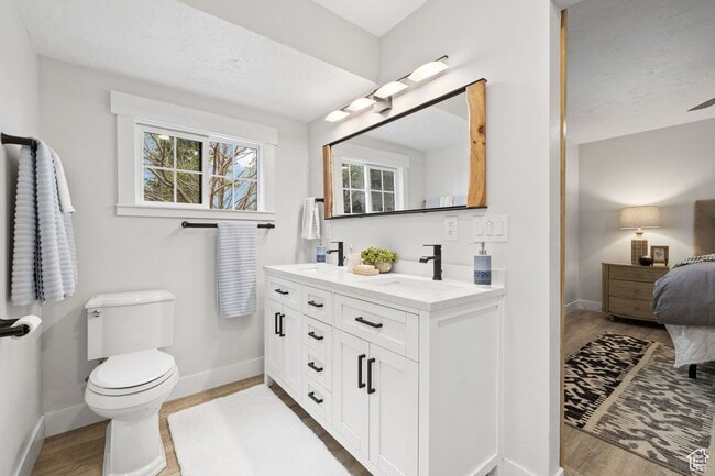 Building Photo - Beautiful 4 Bd. 3 Bath Home w/Mother-In-La...