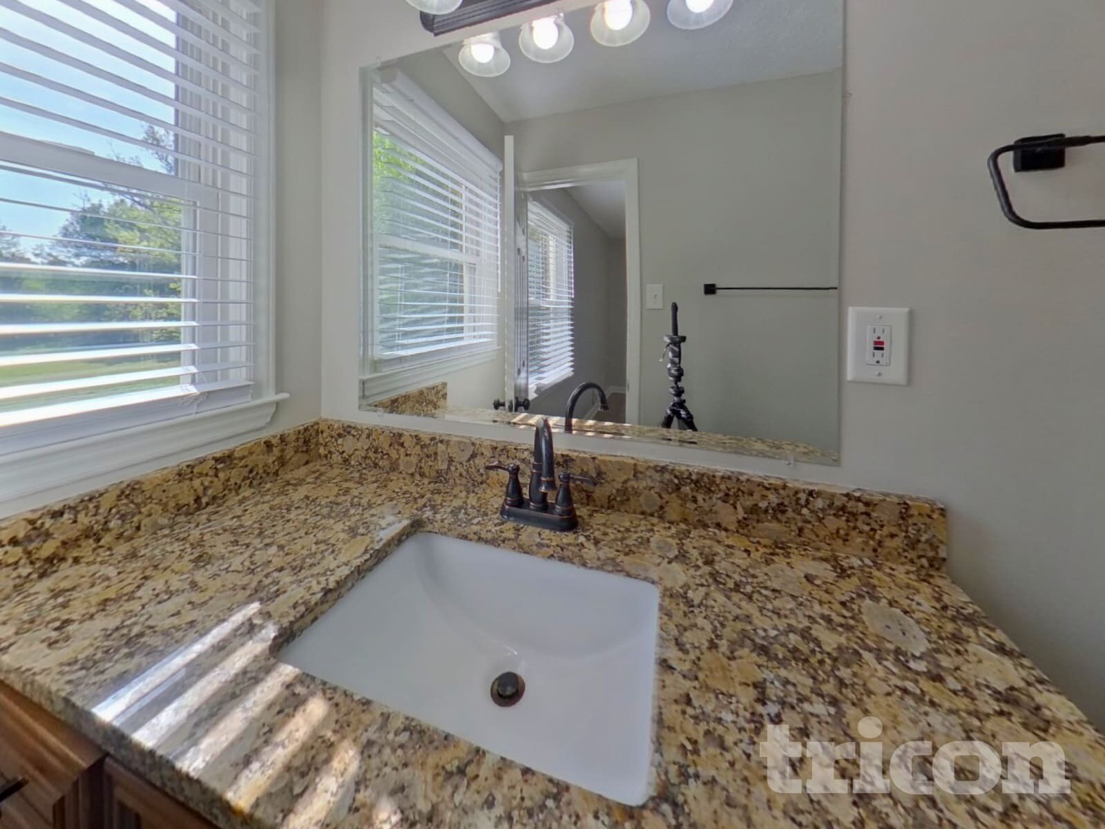 Building Photo - 105 Cook Ln