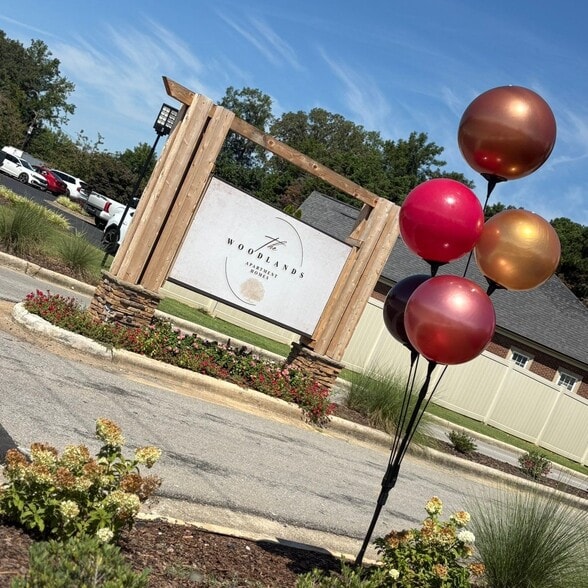 Primary Photo - The Woodlands Apartments