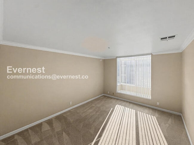 Building Photo - 3173 Wayside Plaza