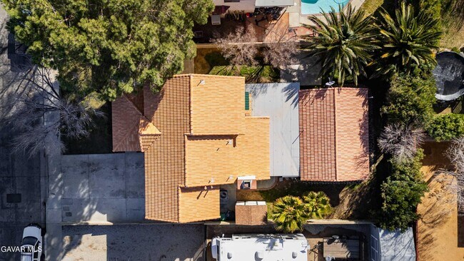 Building Photo - 43007 Pearlwood Dr