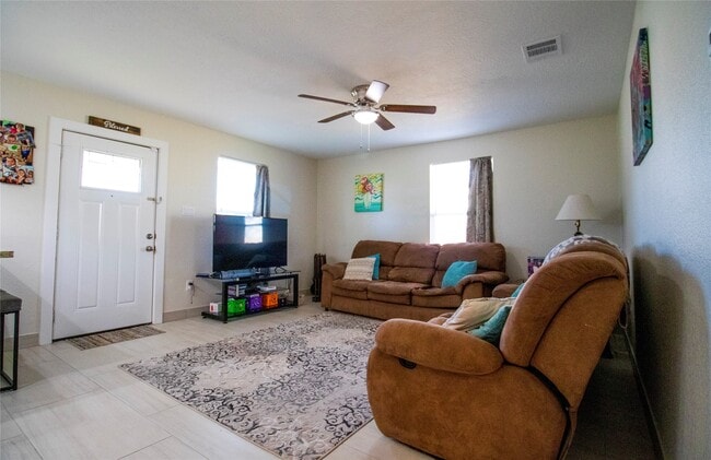 Building Photo - 311 Diers Ln
