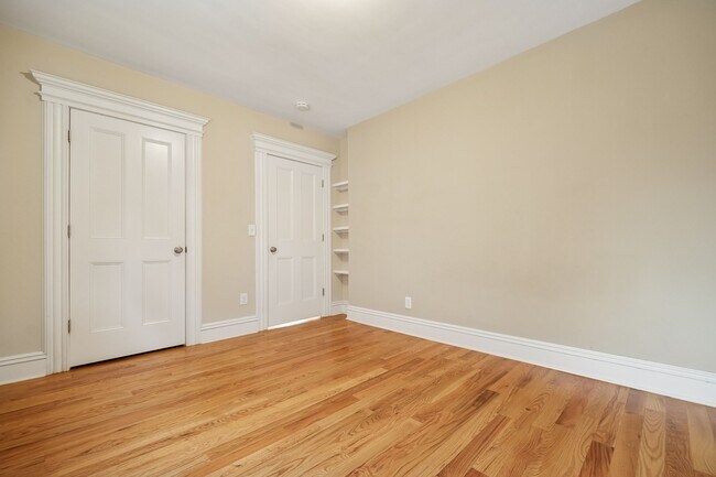 Building Photo - 159 Valley Rd