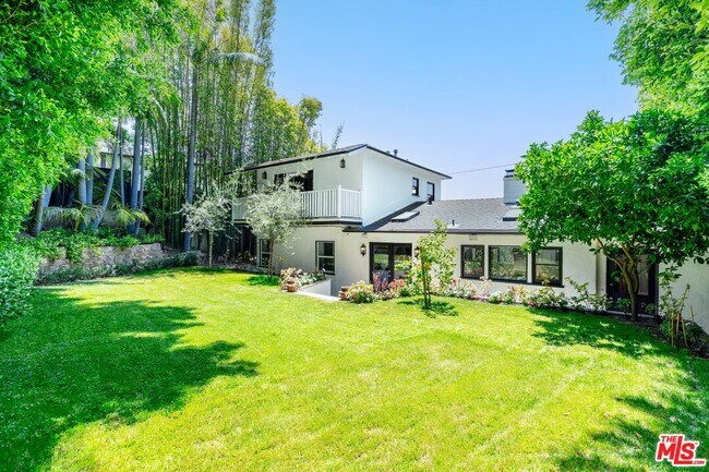 Primary Photo - 1622 Sunset Plaza Dr