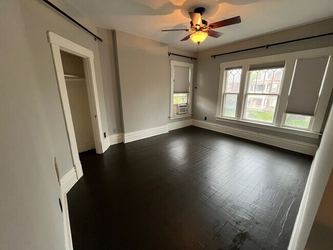 Building Photo - 991-993 Bryden Road