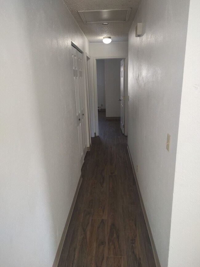 Building Photo - Located in Lakeview! Newly Renovated 3 Bedroom, 1 Bathroom Home