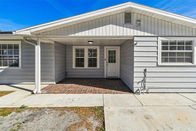 Primary Photo - 6817 N Sterling Ave